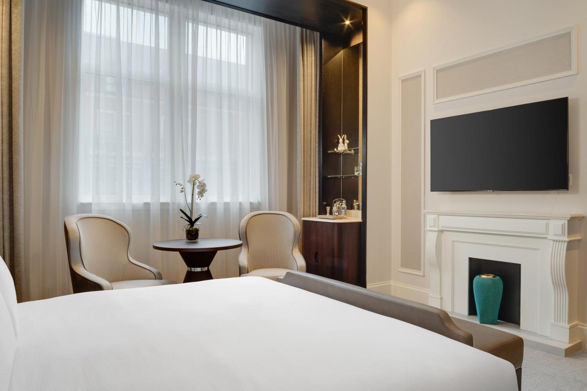 Fairmont Park Hotel 5*